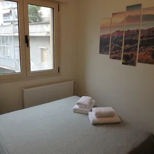 κάντε κράτηση εδώ